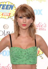 Taylor Swift attending the 2014 Teen Choice Awards in Los Angeles on August 10, 2014