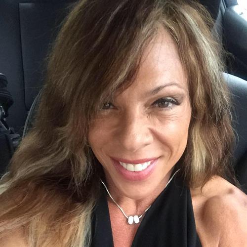 Sondra Faas taking a selfie