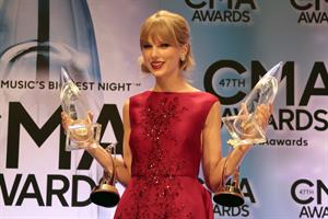 Taylor Swift - 47th Annual CMA Awards 11/6/13  