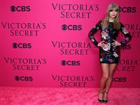 Taylor Swift at the 2013 Victoria's Secret Fashion Show