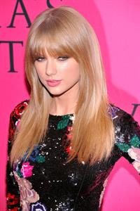 Taylor Swift at the 2013 Victoria's Secret Fashion Show