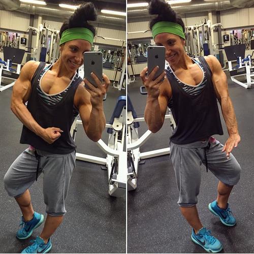 Chloe Sannito taking a selfie