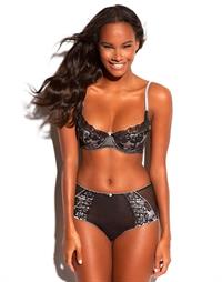 Eve Tramunt in lingerie