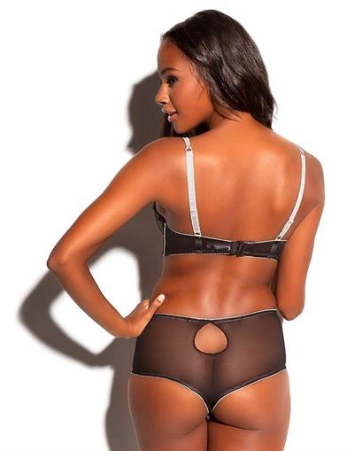 Eve Tramunt in lingerie - ass