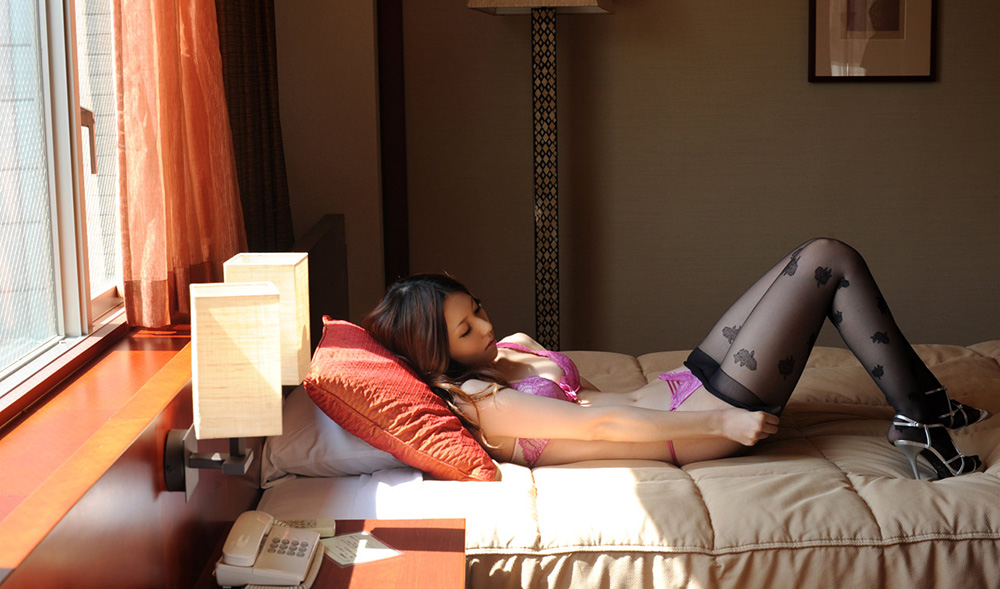 Yui Hatano in lingerie