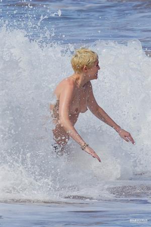 Miley Cyrus Topless In Maui