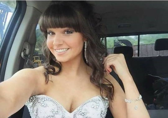 Holly Warnock taking a selfie