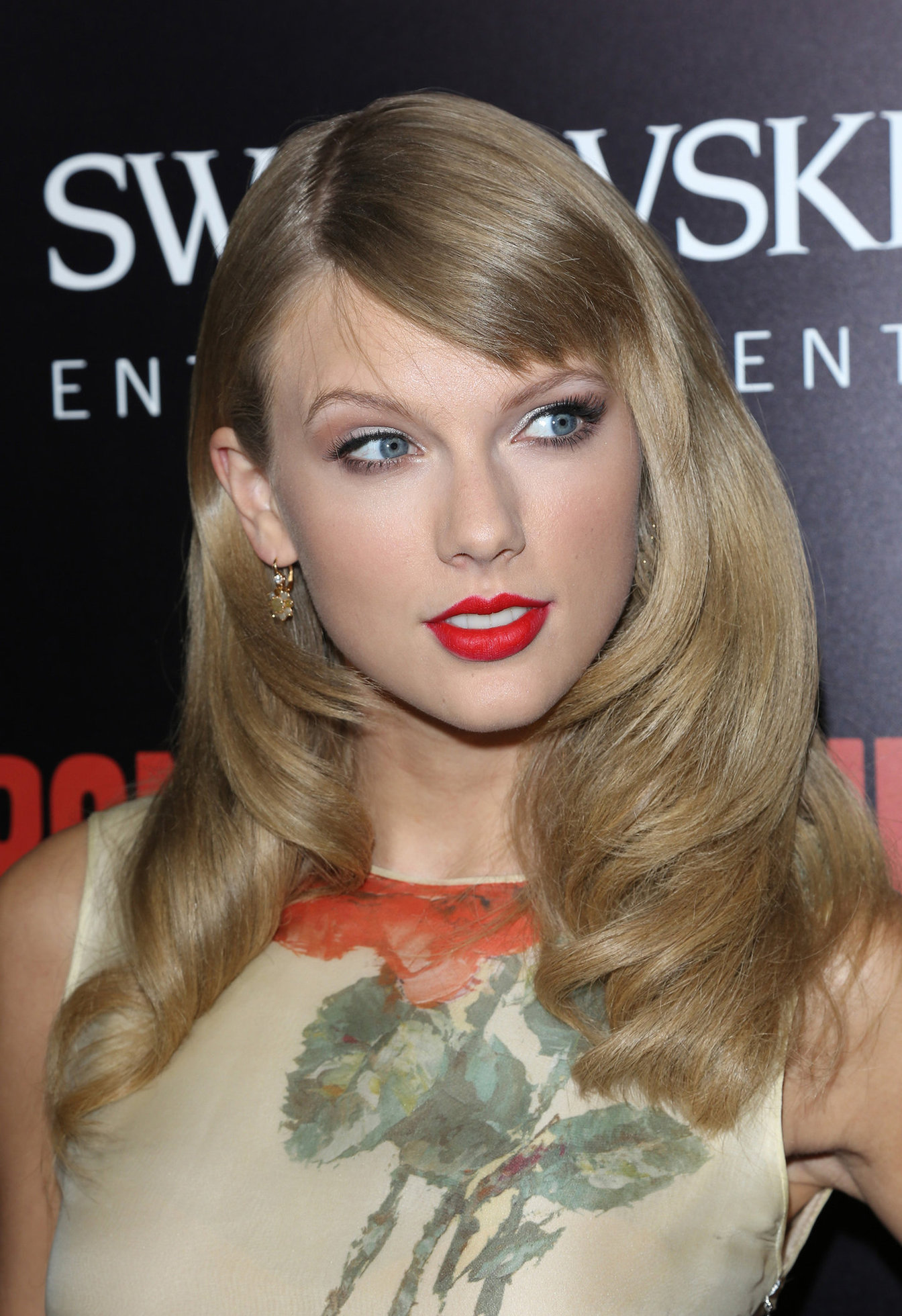 Taylor Swift -  Romeo & Juliet  LA Premiere 9/24/13  