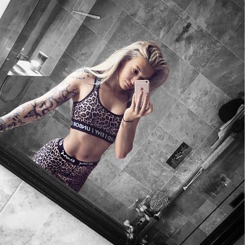 Rowan Cheshire taking a selfie