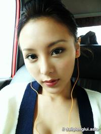 Jeana Ho taking a selfie