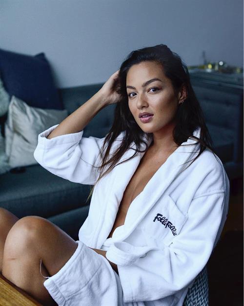 Mia Kang