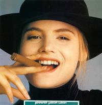 Jennifer Jason Leigh