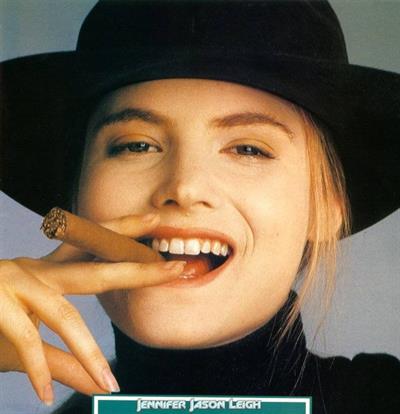 Jennifer Jason Leigh
