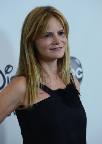 Jennifer Jason Leigh