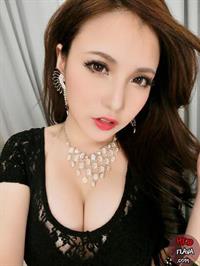 Rimmy Xu Ruiyu taking a selfie