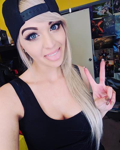 Danielle DeNicola taking a selfie