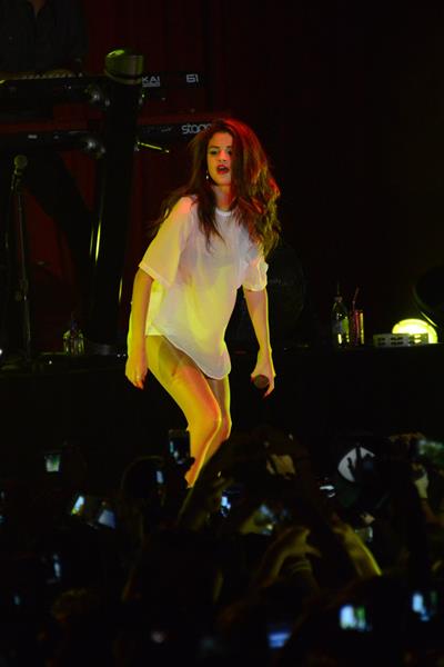 Selena Gomez –  Stars Dance  Milan performance 9/16/13  