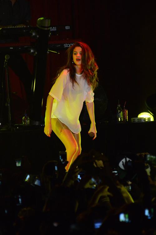 Selena Gomez –  Stars Dance  Milan performance 9/16/13  