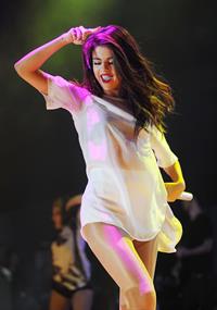 Selena Gomez –  Stars Dance  Milan performance 9/16/13  