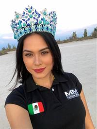 Andrea Meza taking a selfie