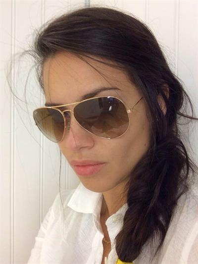 Adriana Lima taking a selfie
