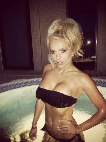 Dorota Rabczewska in a bikini