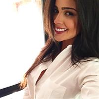 Ana Carolina Ugarte taking a selfie