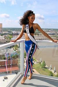 Kára McCullough in a bikini