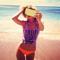 Elsa Hosk taking a selfie