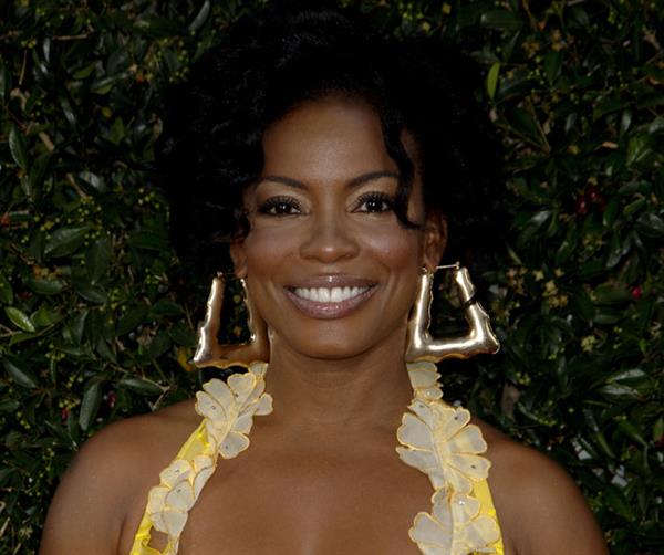 Aunjanue Ellis