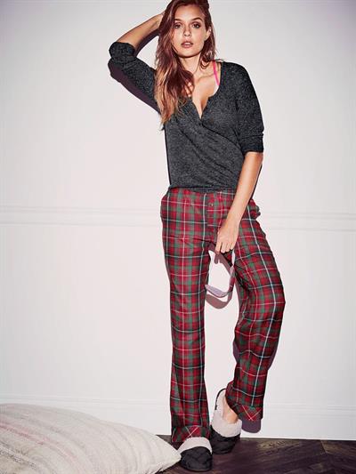 Josephine Skriver Pictures Josephine Skriver