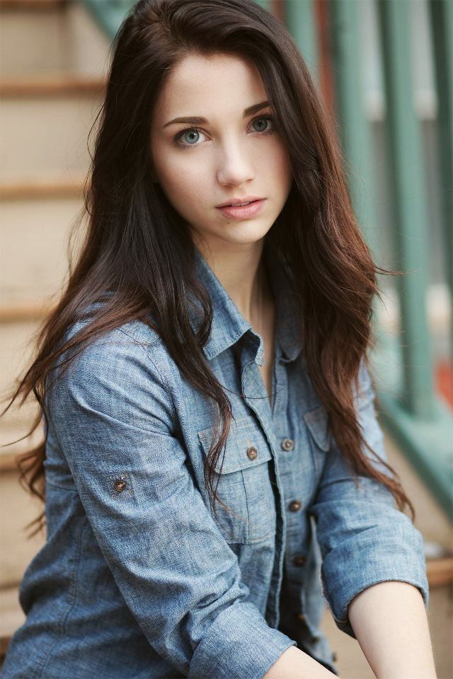 Emily Rudd Pictures In An Infinite Scroll 225 Pictures