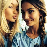 Lily Aldridge taking a selfie