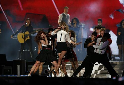 Taylor Swift Pictures Taylor Swift Capital Radio Summer Time Ball at Wembley Stadium in London - June 9, 2013