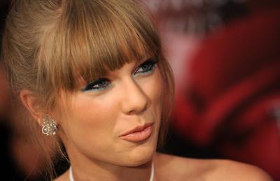 Taylor Swift Fragrance Foundation Awards at Alice Tully Hall in Lincoln Center - New York City - June 12, 2013 