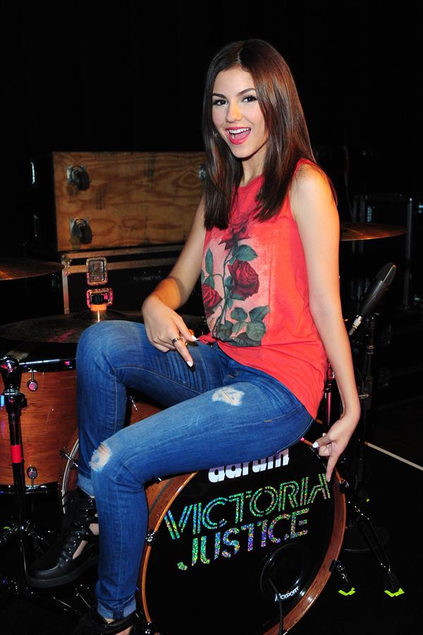 Victoria Justice Rehearsal for tour with Big Time Rush in Burbank - June 18, 2013 