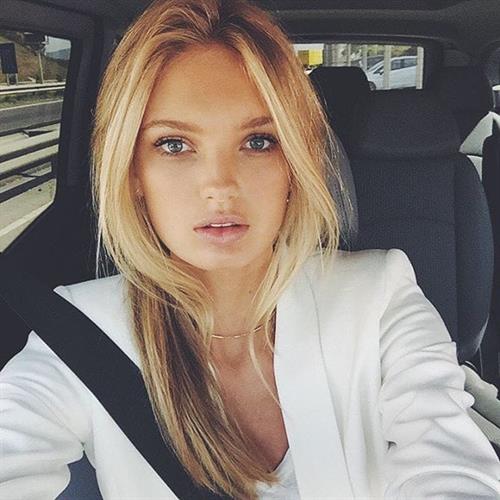 Romee Strijd taking a selfie
