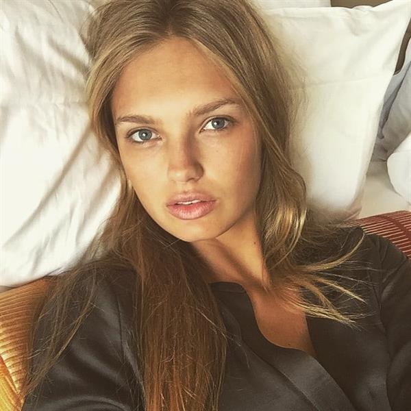 Romee Strijd taking a selfie