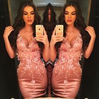 Denisse Franco taking a selfie