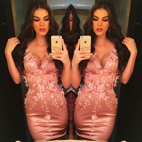 Denisse Franco taking a selfie