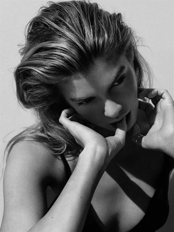 Stella Maxwell