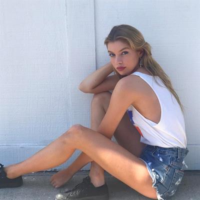 Stella Maxwell