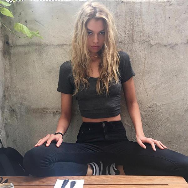 Stella Maxwell