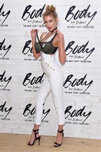 Stella Maxwell Pictures Stella Maxwell