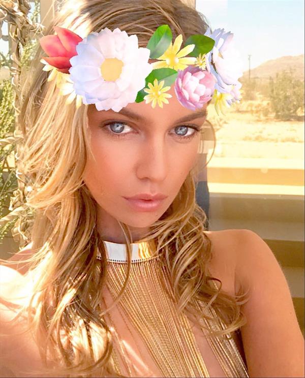 Stella Maxwell