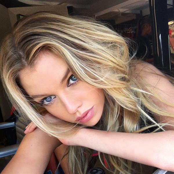 Stella Maxwell taking a selfie