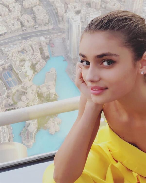 Taylor Marie Hill taking a selfie