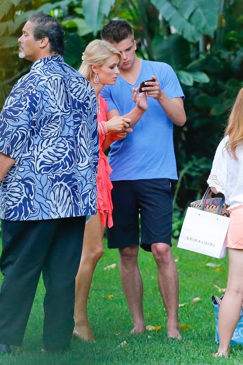 Paris Hilton At a photoshoot in Honolulu, Hawaii (June 1, 2013) 