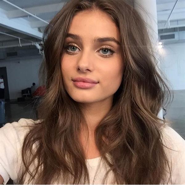 Taylor Marie Hill taking a selfie