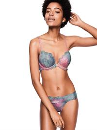 Alécia Morais in lingerie